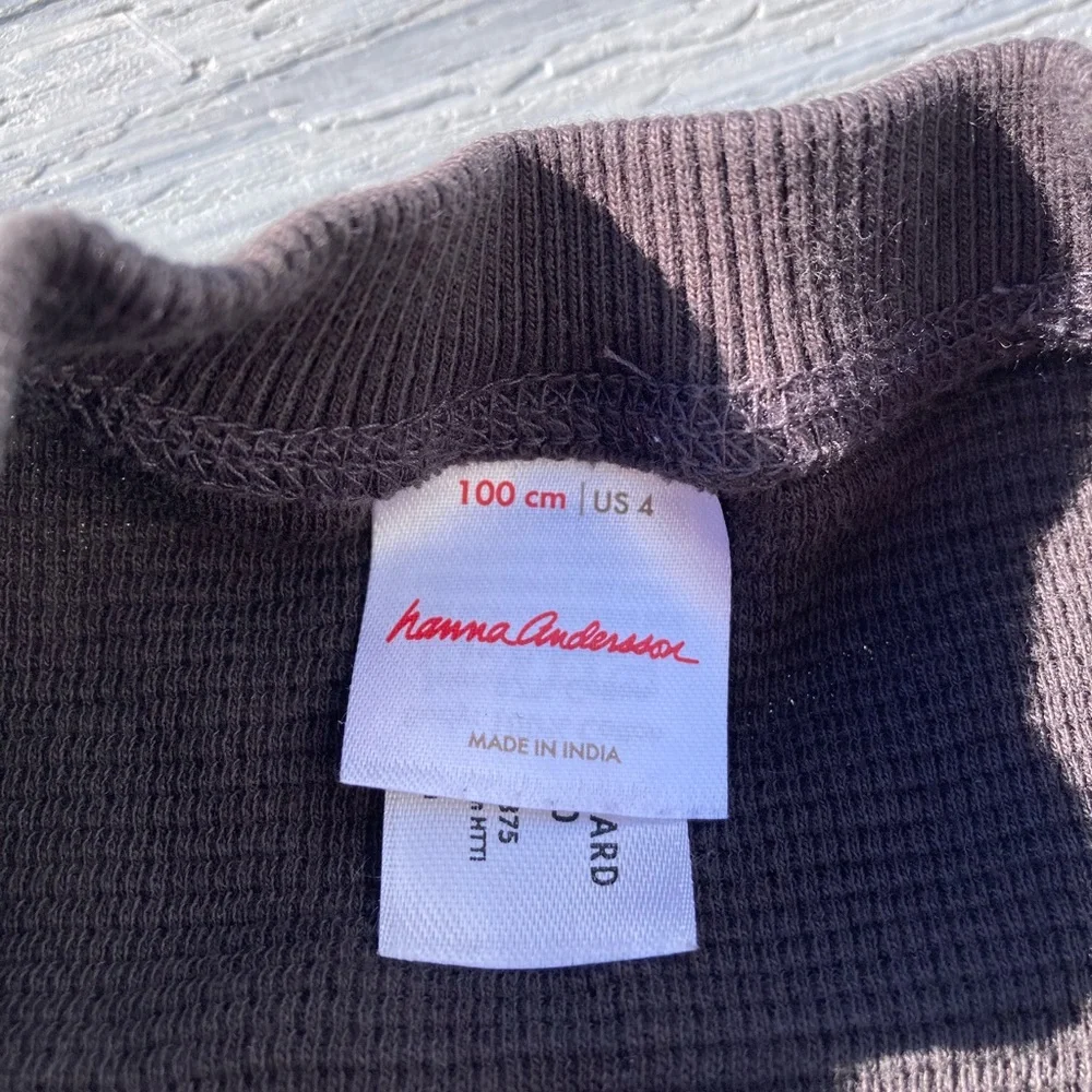 HANNA ANDERSSON - Cotton Waffle Crewneck Sweatshirt in North Air Bear Camo - 4T